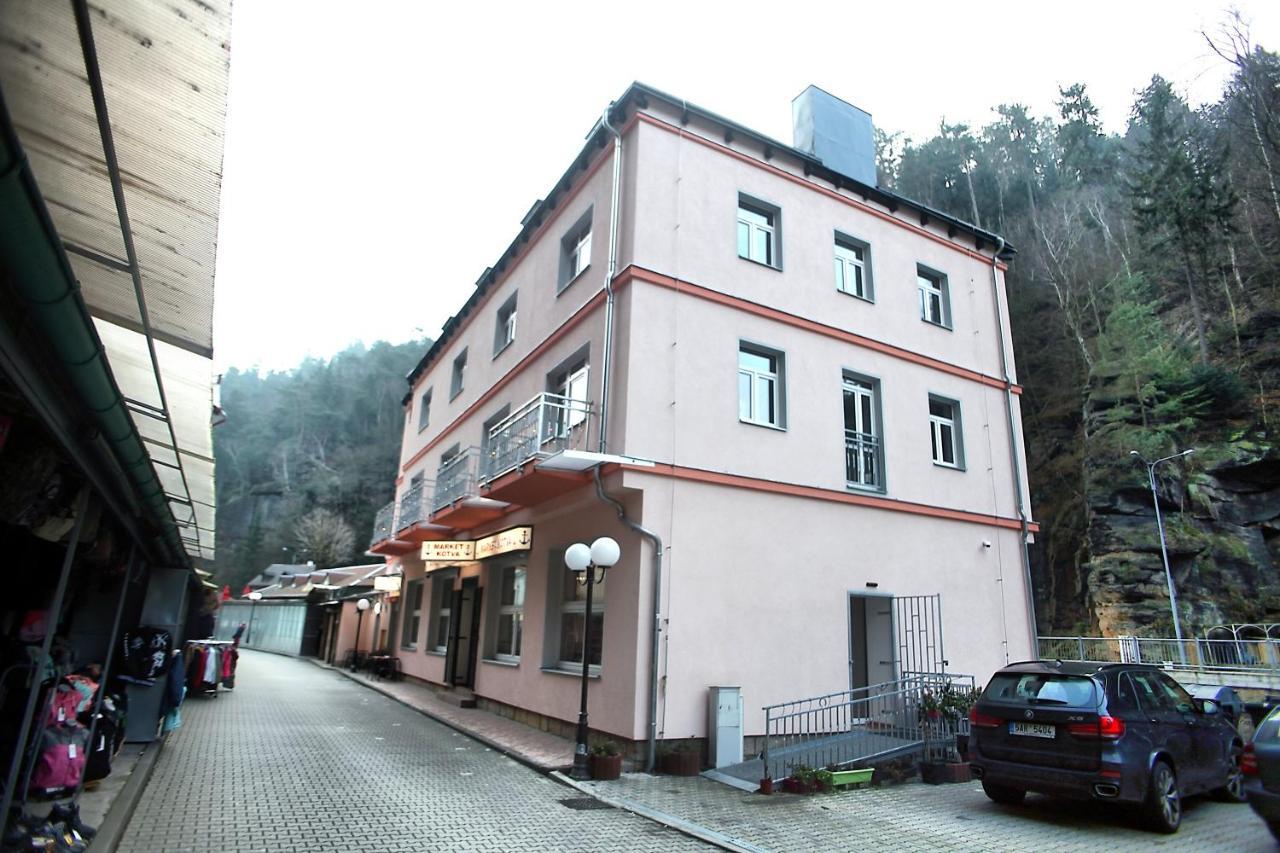 Hotel Kotva Хренско Экстерьер фото