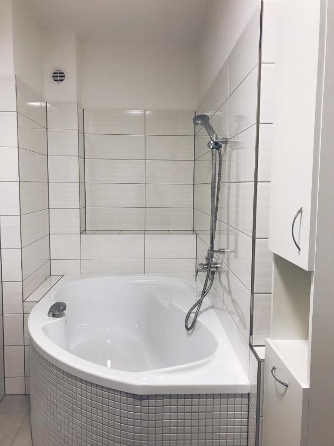 Hotel Kotva Хренско Экстерьер фото